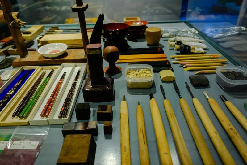 Dụng cụ làm tranh sơn mài