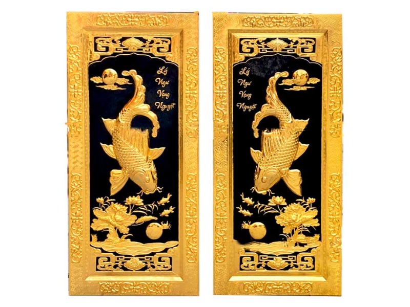 Bức tranh đồng – mạ vàng Lý Ngư Vọng Nguyệt với đường chạm khắc tinh xảo, sắc vàng quý phái và ý nghĩa chiêu tài – tụ lộc – công danh viên mãn, là lựa chọn lý tưởng để trang trí biệt thự, doanh nghiệp hoặc làm quà tặng tân gia, khai trương, chúc thăng tiến đẳng cấp