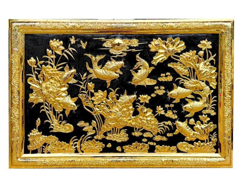 Tranh cá chép hoa sen chất liệu đồng dát vàng