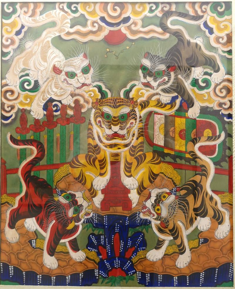Tranh hổ dân gian thường được dùng để trang trí nhà theo phong cách truyền thống