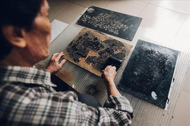 Quy trình chế tác tranh khắc gỗ