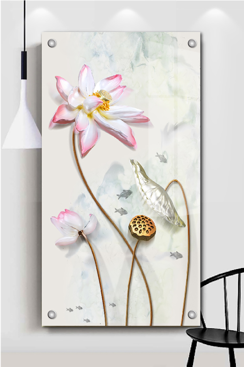 Tranh kính 3D hình hoa sen hồng và cá nhỏ tạo điểm nhấn nghệ thuật cho căn phòng