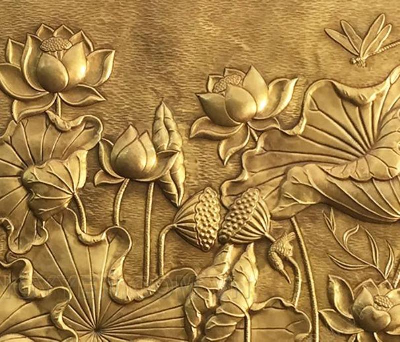 Tranh phù điêu hỗ trợ phong thủy, mang lại may mắn, tài lộc và nguồn năng lượng tích cực cho gia đình.