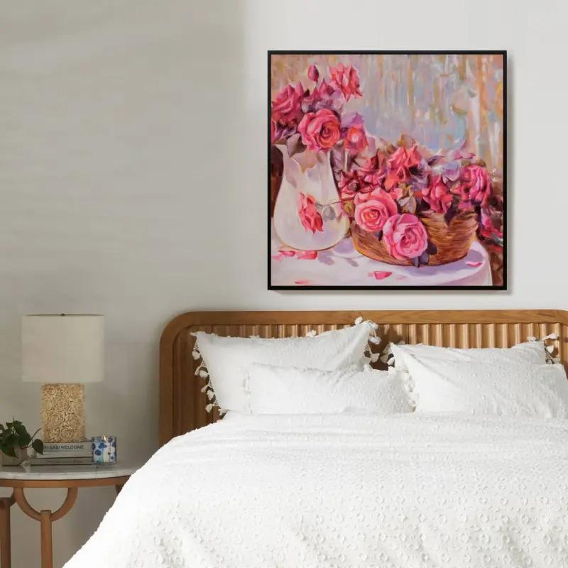 Tranh tĩnh vật hoa hồng mang đến sự lãng mạn, cổ điển và ấm áp cho không gian phòng ngủ