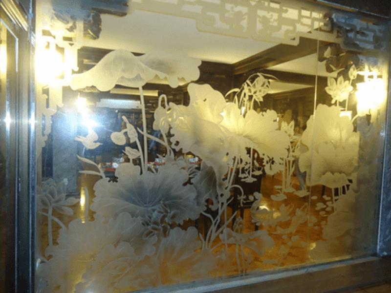 Tranh kính nghệ thuật khắc trắng