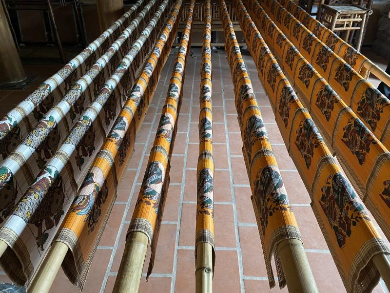 Hoàn thiện phơi và bảo quản tranh Đông Hồ