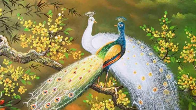 Đôi chim công với bộ lông sặc sỡ, tượng trưng cho hạnh phúc lứa đôi và sự chung thủy