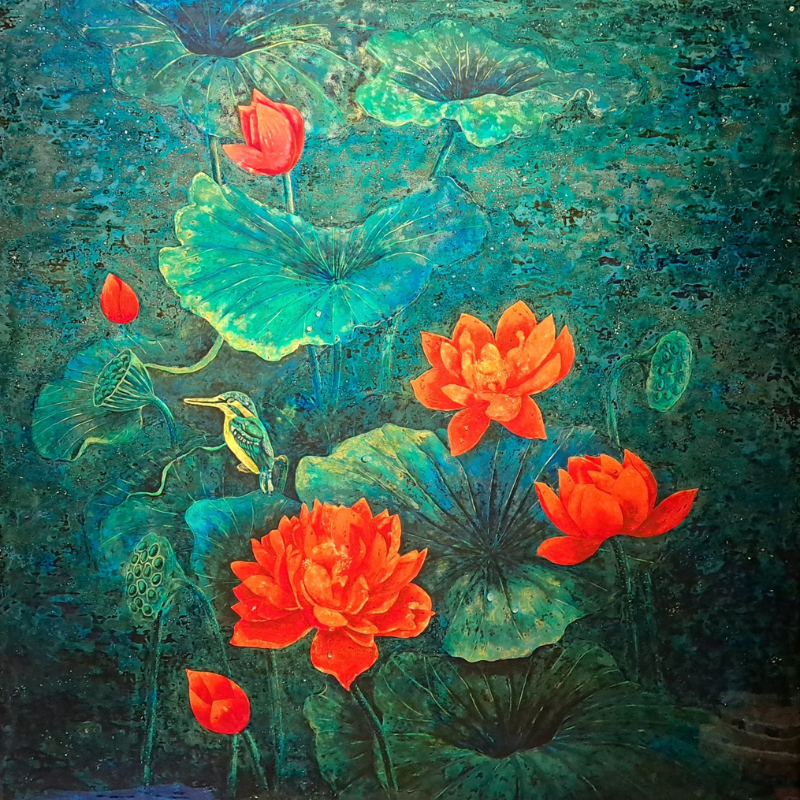 Tranh Sen mang ý nghĩa thanh tịnh, an yên và thu hút may mắn, rất phù hợp để treo trong phòng ăn nhằm tạo cảm giác hài hòa, ấm áp.