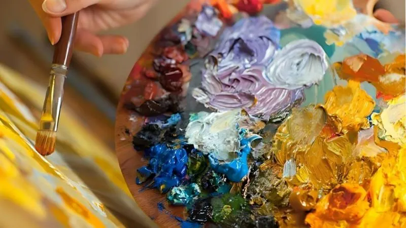 Màu acrylic có đường nét vẽ mạnh mẽ