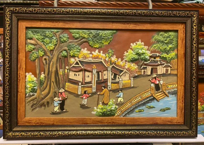 Tranh cây đa giếng nước sân đình bằng gốm sứ