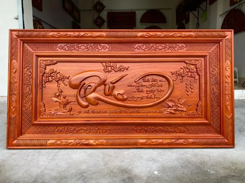Tranh chữ Phúc treo ban thờ biểu tượng cho sự hạnh phúc, may mắn