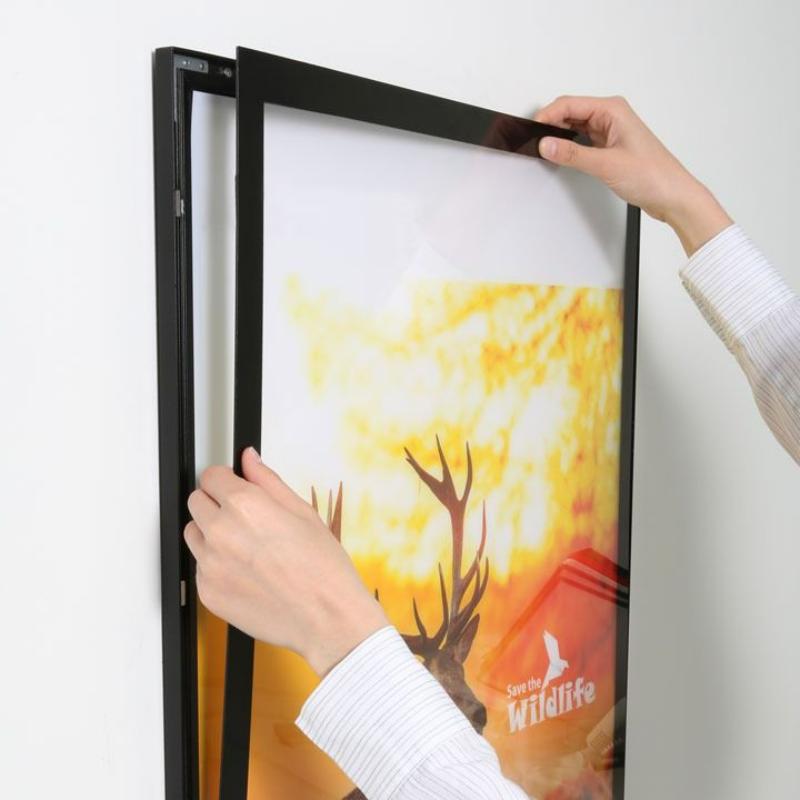 Tranh điện siêu mỏng nắp hít với thiết kế tiện lợi, dễ dàng thay đổi nội dung phù hợp cho nhiều không gian