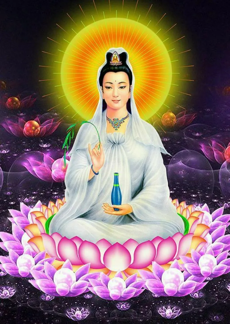 Bức tranh thêu Quan Âm tinh xảo, thể hiện sự thành kính của người thợ