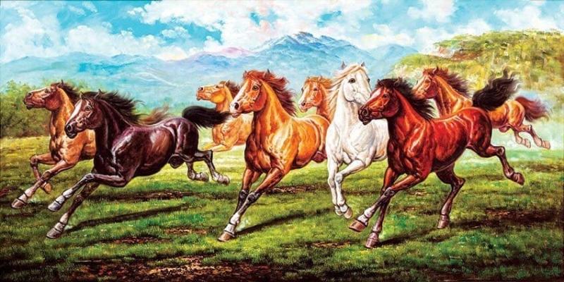 Tranh Bát Mã tượng trưng cho sự phát đạt, thăng tiến và tài lộc dồi dào.