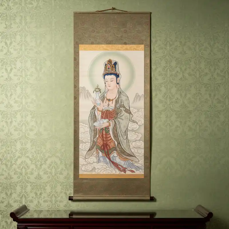 Tranh thờ quan Âm Bồ Tát cầm bình