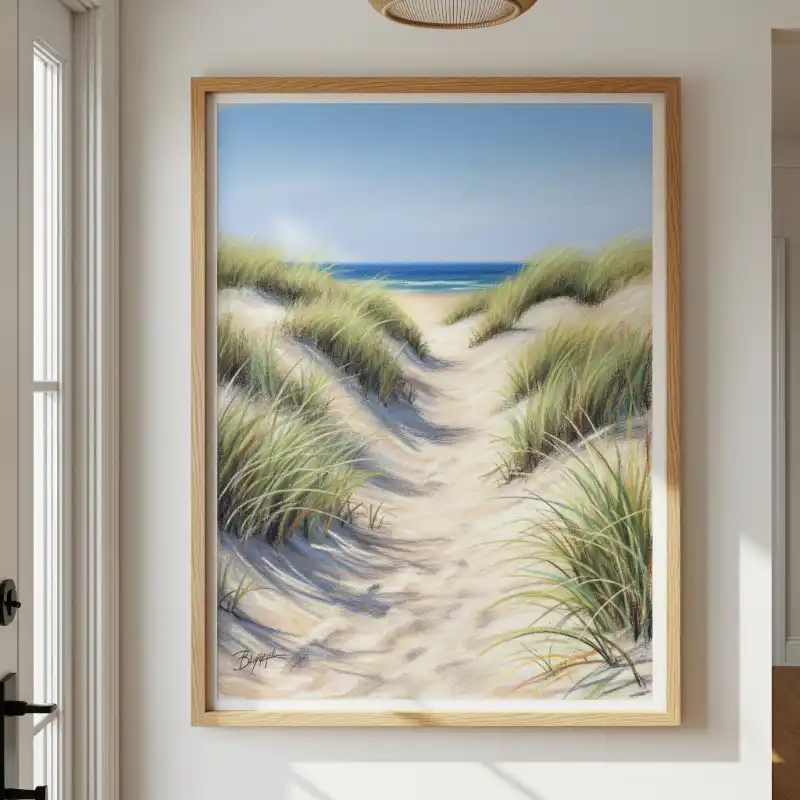 Tranh biển vẽ lối mòn qua đồi cát dẫn ra bãi biển.