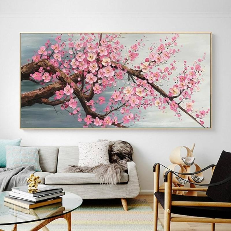 Bức tranh hoa đào tô điểm cho không gian phòng khách
