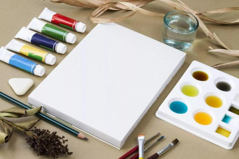 Chuẩn bị đầy đủ dụng cụ vẽ buồng chuối