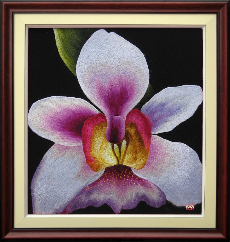 Tranh thêu Hoa Lan thủ công