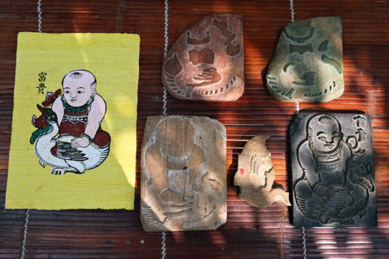 Tranh đông hồ sử dụng kỹ thuật in khắc gỗ