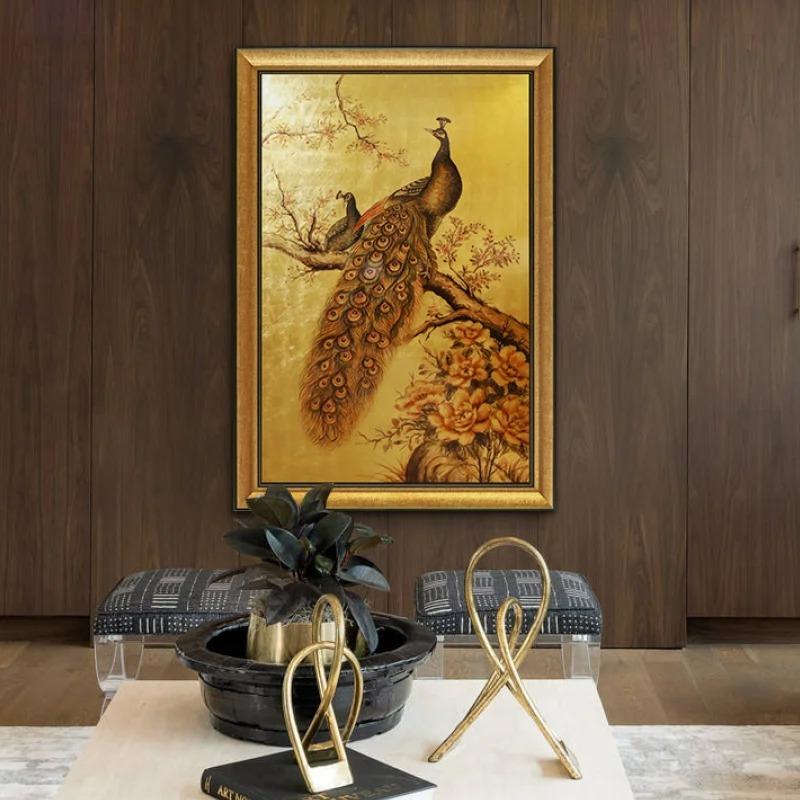 Tranh sơn mài công vàng, biểu tượng của sự vương giả và may mắn