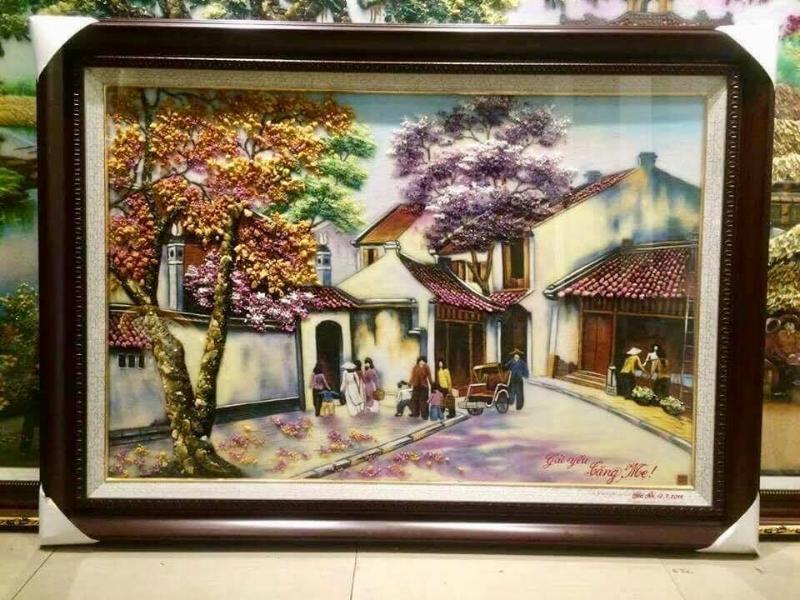 Tranh phong cảnh làng quê, phố cổ mộc mạc, gợi nhớ về cội nguồn và tượng trưng cho sự bình an, hạnh phúc trong cuộc sống