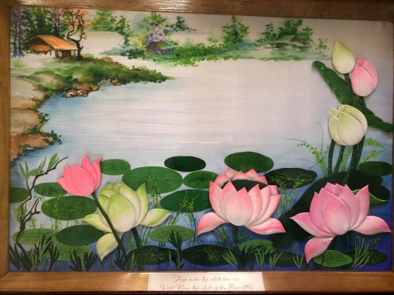 Tranh gói vải có màu sắc tươi sáng, tương phản rõ