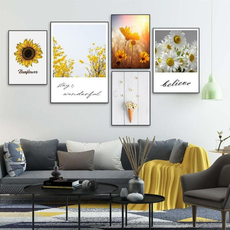 Treo tranh hoa cúc ở phòng khách tăng vượng khí và gắn kết gia đình