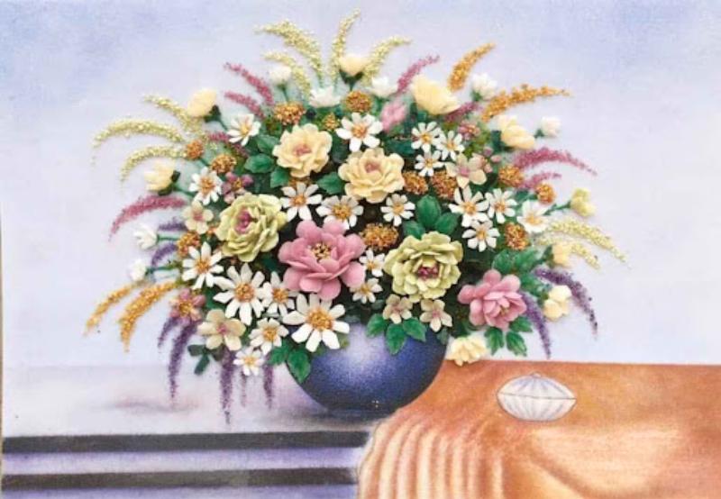 Tranh hoa cúc đính đá có hiệu ứng lung linh, rực rỡ và sang trọng
