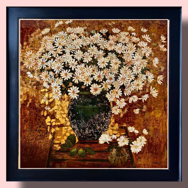 Hoa cúc họa mi loài hoa nhỏ bé, mỏng manh nhưng luôn hướng về ánh sáng – tượng trưng cho tâm hồn trong sáng, niềm tin và sự lạc quan.