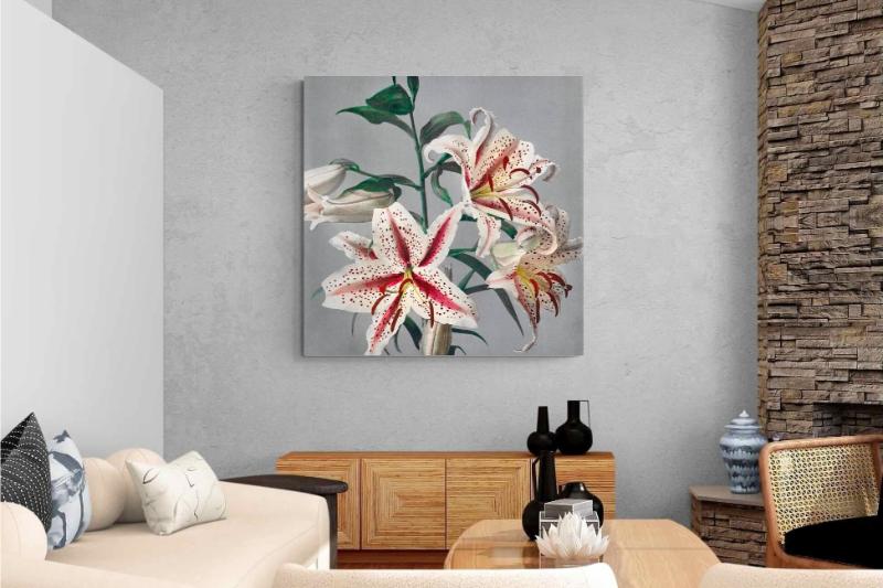 Tác phẩm hoa ly hiện đại với các đốm màu độc đáo trên nền xám, tạo điểm nhấn tinh tế cho phòng khách