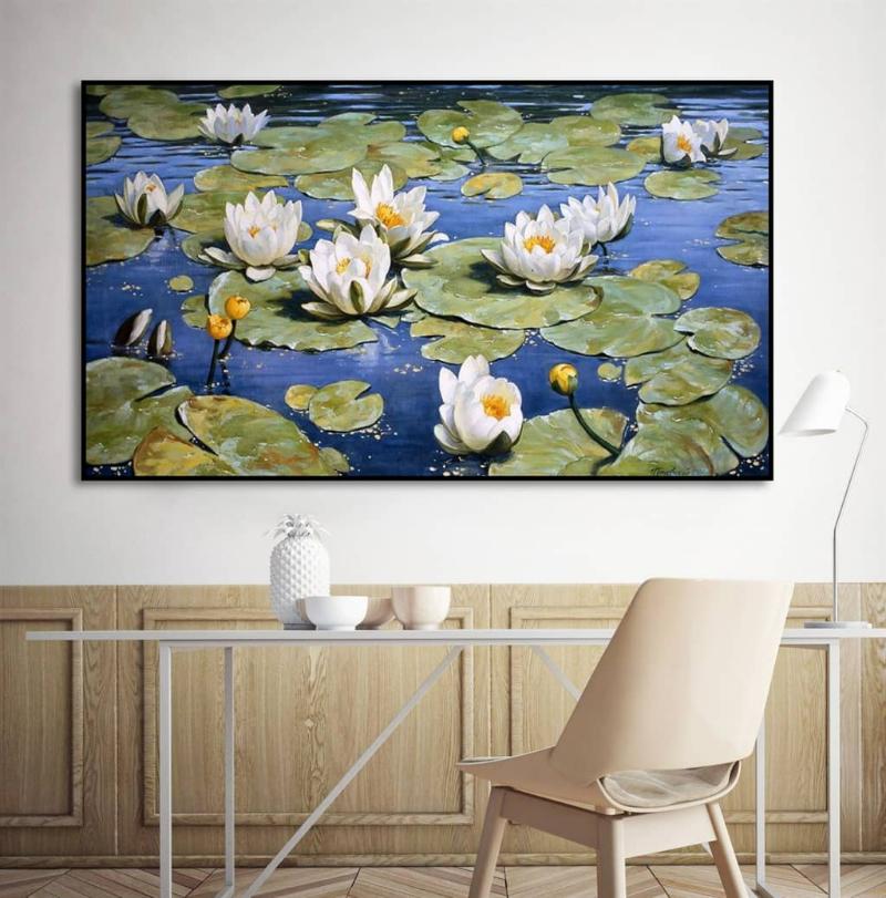 Tranh hoa súng thích hợp treo ở phòng làm việc