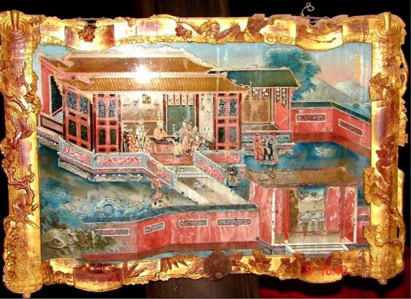 Tranh kính Huế mang đậm dấu ấn văn hóa cung đình xen lẫn dân gian