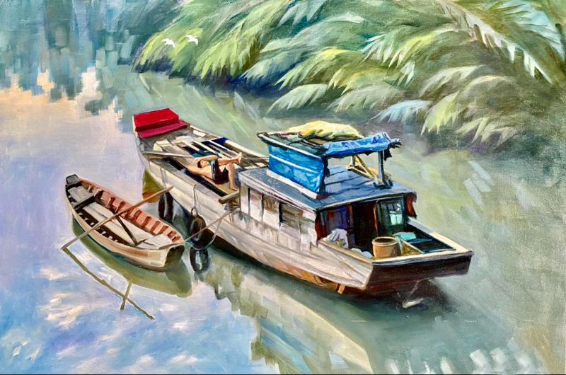 Cảnh sinh hoạt trên sông nước với chiếc thuyền lớn và không gian thoáng đãng