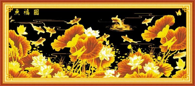 Tranh "Cửu Ngư Quần Hội" với cá chép và hoa sen vàng trên nền đen, tượng trưng cho sự sung túc, dư dả và hạnh phúc viên mãn