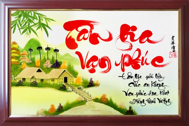 Tranh thư pháp "Tân Gia Vạn Phúc" với hình ảnh nhà tranh và cảnh sắc tươi sáng, gửi gắm lời chúc phúc an khang, thịnh vượng cho gia chủ