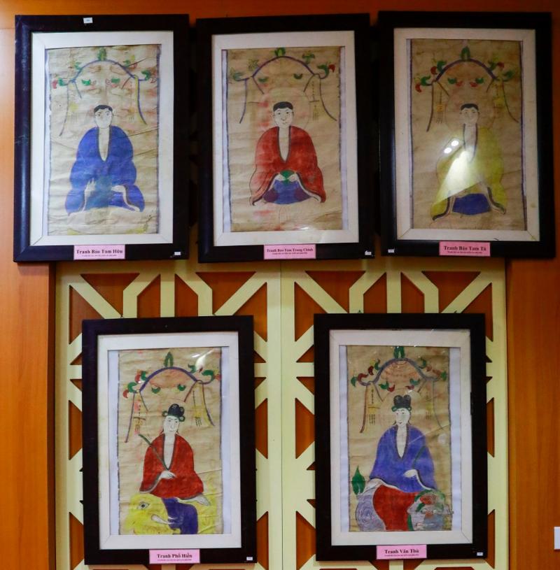 Tranh thờ miền núi thể hiện phong cách dân gian mộc mạc