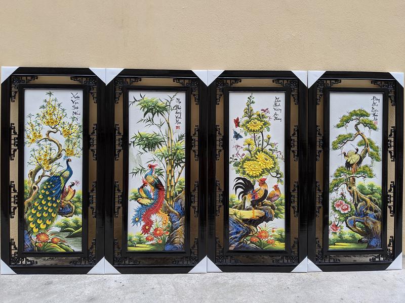 Treo tranh Tứ Quý ở hướng Nam, Đông hoặc Đông Nam là tốt nhất để kích hoạt hành Mộc và thu hút khí vượng