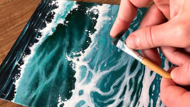 Vẩy màu bằng đầu ngón tay lên tranh Acrylic