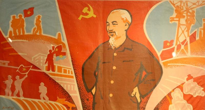 Mỗi bức tranh Bác Hồ là khúc ca về lòng yêu nước, hình ảnh người cha già kính yêu luôn sống mãi