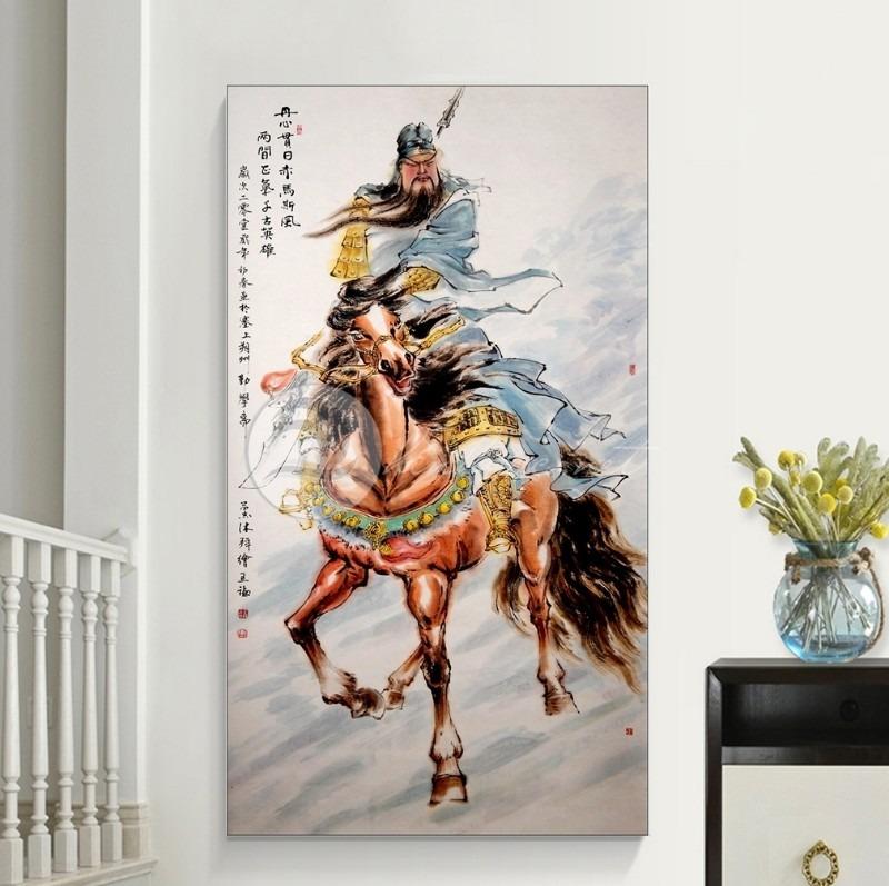 Hình ảnh Quan Công cưỡi chiến mã dũng mãnh, tượng trưng cho tinh thần chiến đấu và khát vọng chinh phục thành công.