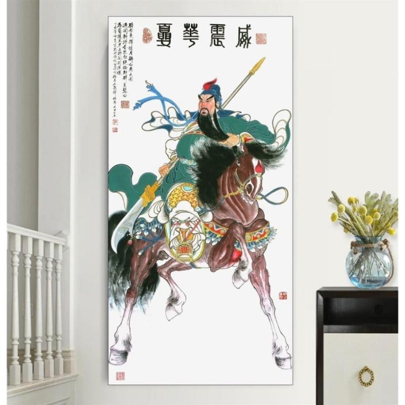 Một bức tranh Quan Công cưỡi ngựa khác với khí chất uy nghi, giúp khai mở vận may và thu hút tài lộc cho người sở hữu.