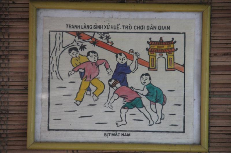 Phiên bản nam của trò chơi "Bịt mắt" (Bịt mắt nam), một nét văn hóa giải trí truyền thống.