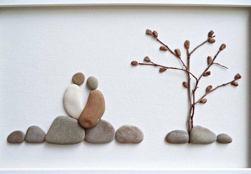 Tranh đá cuội – nghệ thuật từ tự nhiên trang trí cực tinh tế 9 Tranh đá cuội đôi chim và cây khô đơn giản mà ấm áp sâu lắng