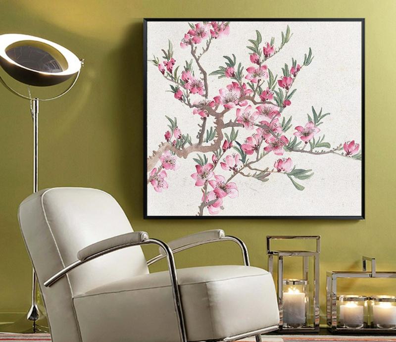 Một bức tranh hoa đào nghệ thuật với sắc hồng phấn nhạt, mang đến cảm giác ấm áp và tươi mới cho không gian nội thất
