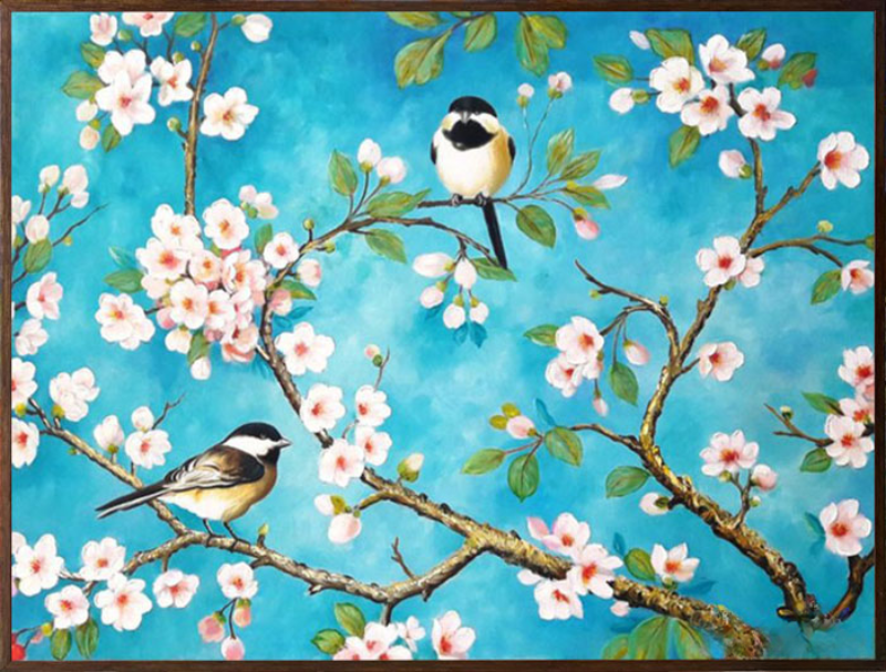 Tranh hoa đào với hai chú chim trên nền xanh ngọc, thể hiện ý nghĩa hòa hợp và phú quý
