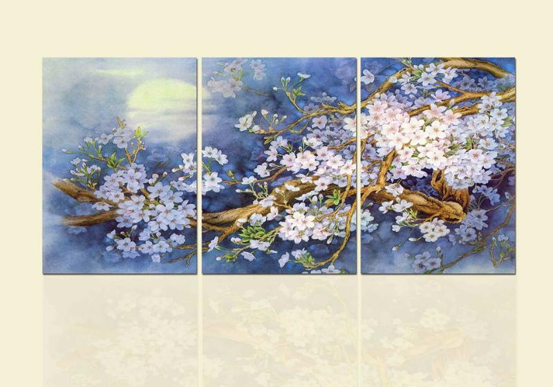 Bức tranh hoa đào trắng nền xanh lãng mạn, tượng trưng cho sự khởi đầu mới và may mắn

