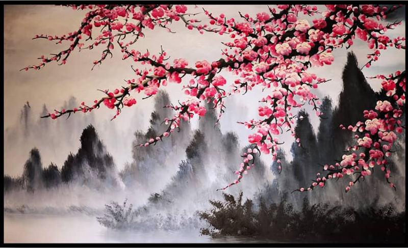 Tranh hoa đào hồng nổi bật trên nền núi non thủy mặc, giúp sự nghiệp hanh thông, tình duyên thuận lợi
