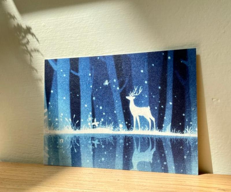 Top những bức tranh nai phong thủy đẹp, biểu tượng tài lộc 6 Tranh nai trắng cảnh trời đêm mang vẻ đẹp tinh khôi, hợp treo phòng ngủ để tìm sự tĩnh tại, thư giãn