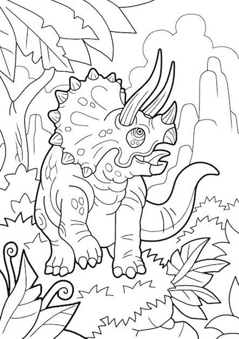 Tranh tô màu khủng long ba sừng Triceratops khỏe khoắn trong bối cảnh rừng rậm thời tiền sử.
